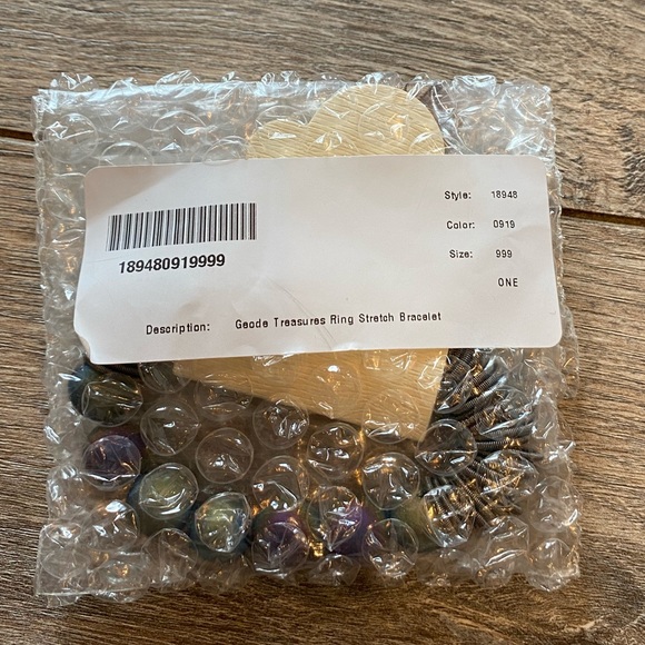 NWT Geode Treasures stretch bracelet Coldwater - Picture 2 of 6